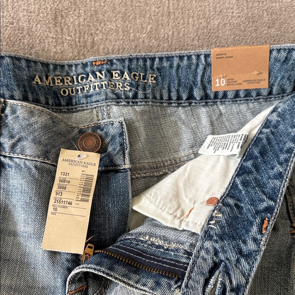 NWT American Eagle Outfitters “shortie” Shorts with Distressed Lace Trim - Picture 2 of 7